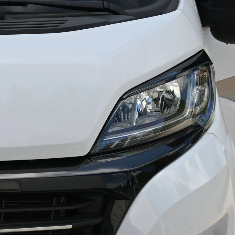 RDX Scheinwerferblenden für VW Crafter/MAN TGE ab 2017, schwarz glänzend - Nur diese Woche
