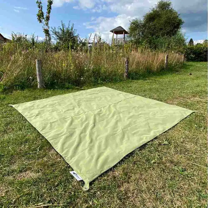 Letzte Stücke - Bent Teppich Zip Carpet grün