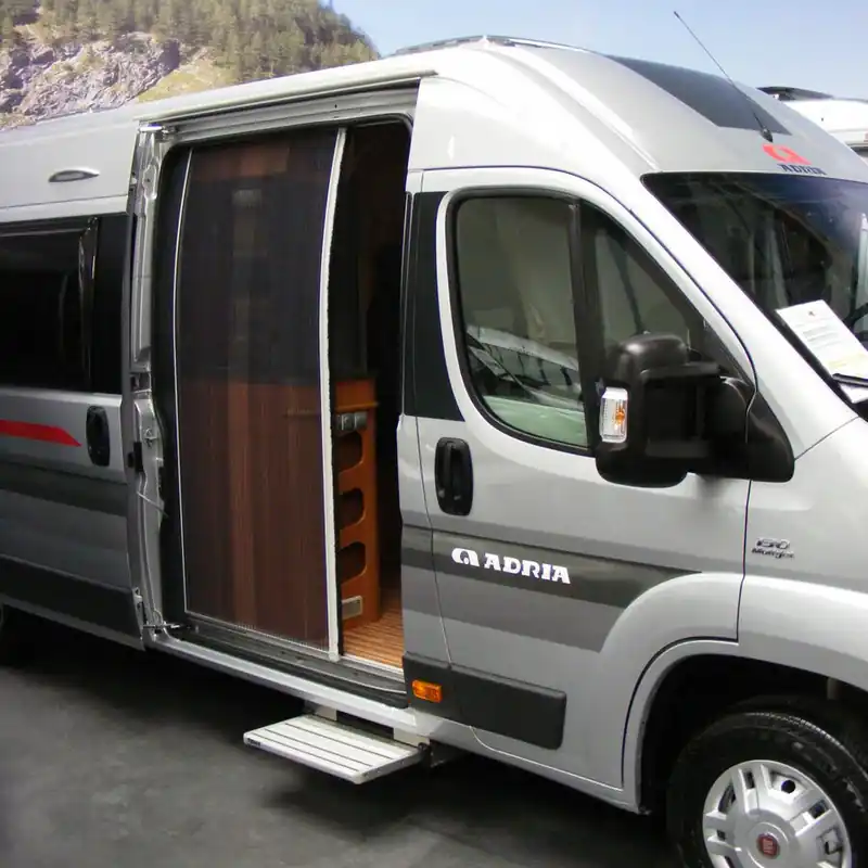 Plissee Fliegenschutztür für Mercedes-Benz Sprinter W907/W910 | Angebot