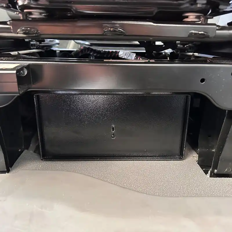 Sitzsockelsafe VW Grand California, Safeöffnung vorne - Nur noch wenige