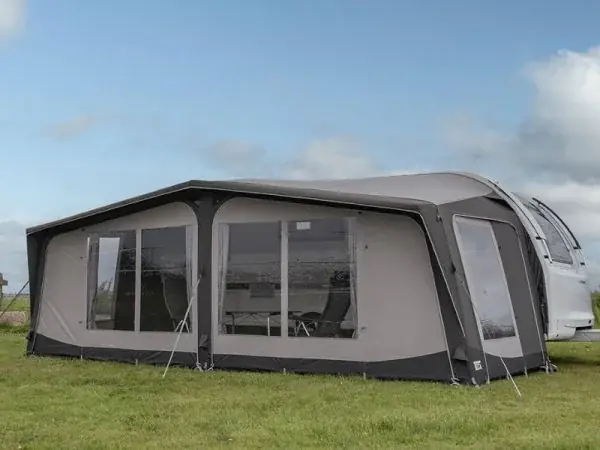 Verfügbar | Telta Lounge 250 cm Größe 18